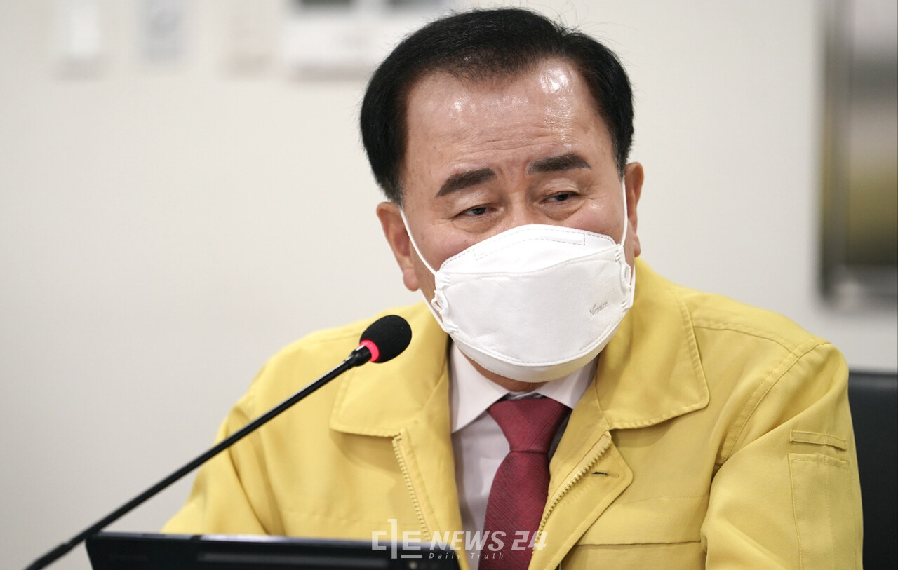 김지철 충남교육감이 20일 주간업무보고회의에서 미래인재 교육의 핵심으로 학생들의 '자기주도성' 강화를 강조했다.