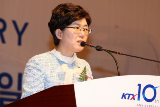 최연혜 코레일 사장이 1일 대전 본사에서 열린 KTX 개통 10주년 기념식에서 축사를 하고 있다. 