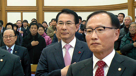 국내 3대 석유화학단지 중 충남 서산 대산석유화학단지의 고속도로 접근성이 가장 떨어지는 것으로 나타났다. 토론회를 공동 주최한 새누리당 김제식 의원(앞)과 이완섭 서산시장.