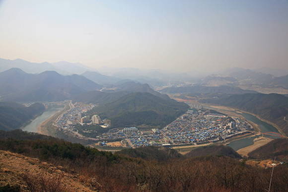 양방산 전망대에서 본 단양 읍내 풍경