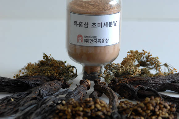 이창원 (주)한국흑홍삼 대표가 개발한 흑홍삼 분말