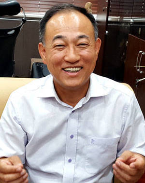 식품첨가물이 한꺼번에 들어갔을 때 예상치 못한 부작용이 일 수 있기 때문에 모든 국민들이 첨가물의 위협에서 안심하고 식사 할 수 있도록 모든 반찬에 무 첨가물로 만들어 국민 건강에 기여하겠다는 박균익 대표