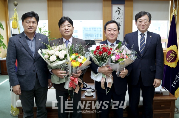 왼쪽부터 대전시의회 김종천 운영위원장, 안필응 의원, 김경시 부의장, 김경훈 의장.