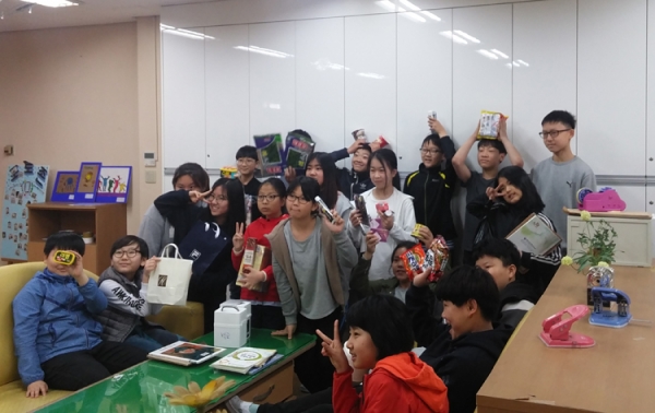 대전석교초등학교가 나눔 기부행사를 가졌다.