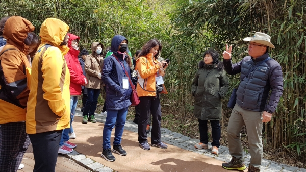 지난 21일까지 이틀간 세종시교육연구원이  지리산생태탐방연수원과 함께 '지리산과 함께하는 자연문화생태교육 직무연수'를 가졌다.