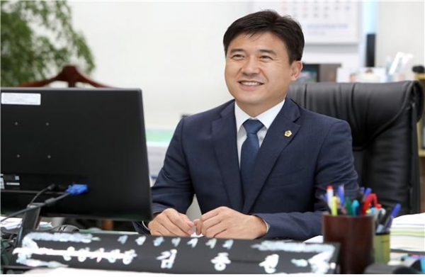 더불어민주당 김종천 대전시의회 운영위원장이 “해결해야 할 숙제가 아직도 산적해 있다”며 오는 6.13 지방선거 3선 도전에 나선다.