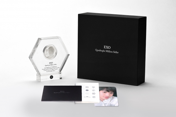 ‘엑소(EXO) 공식 기념메달’ 일반형 제품