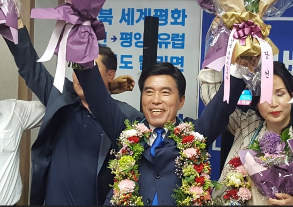 대전 동구청장 선거에 당선된 황인호 후보.