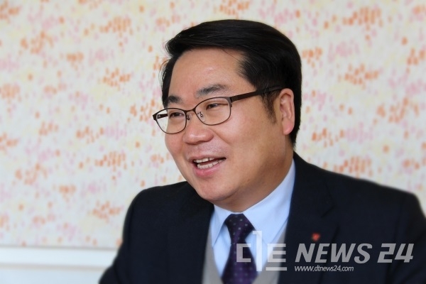 오세현 아산시장 당선자가 20일 "위대한 아산시대를 준비하겠다"고 포부를 밝혔다.