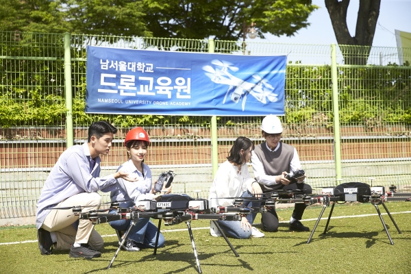 남서울대학교가 한국산업인력공단이 주관하는 ‘2018년 청년 훈련사다리 시범사업’에 선정됐다.