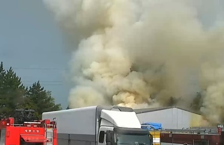 28일 오전 8시 28분께 세종시 부강면의 한 제지공장에서 불이 났지만 인명피해는 없었다.