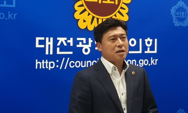 김종천 대전시의회 의장이 18일 취임 100일 기자회견을 열고, 소회를 밝히고 있다.