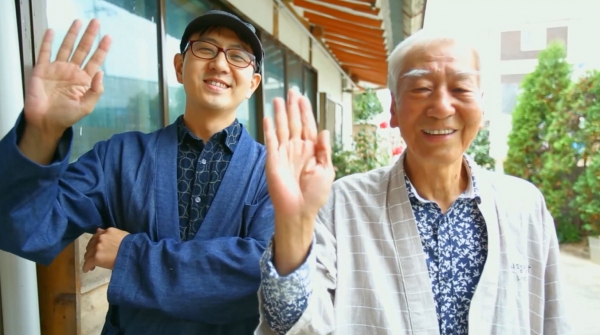 식품명인 김용세(사진 오른쪽) 씨와 아들 김동교씨