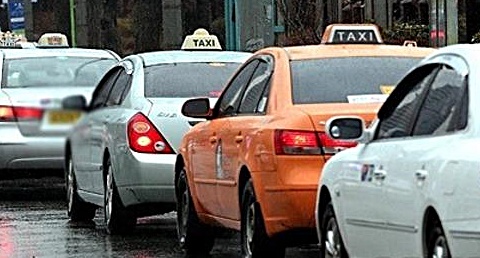 세종시가 20일 오전 4시부터 24시간 동안 전국 택시 운행중단이 예고됨에 따라 시민 불편을 최소화하기 위해 비상수속대책을 펼친다.