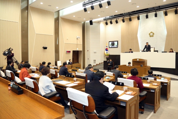 당진시의회가 21일 열린 제58회 제2차 정례회 제4차 본회의를 마지막으로 올해 의정활동을 마무리했다.