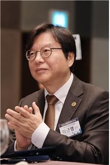 제10대 한국인터넷신문협회 회장 이근영 프레시안 경영대표.