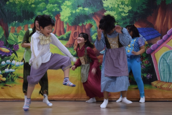 서천군 마산초 학생들이 연극을 통해 끼를 맘껏 발휘하고 있다.