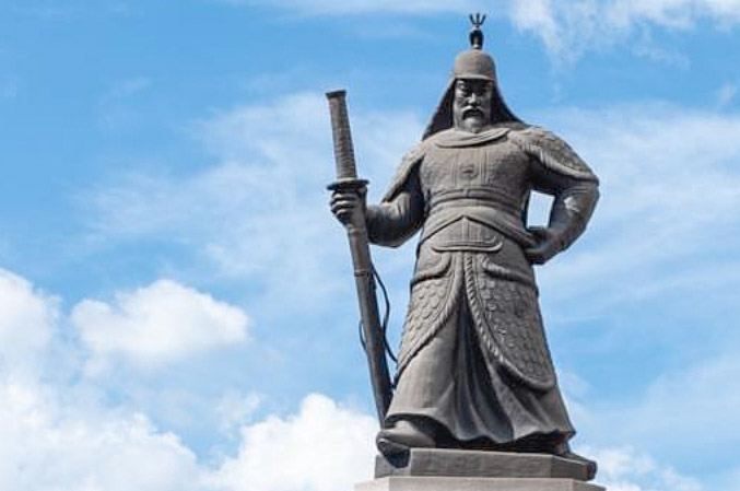 이순신 장군 종친회와 기념사업회가 최근 논란을 빚고 있는 광화문 이순신 동상 이전에 반대 입장을 밝혔다.