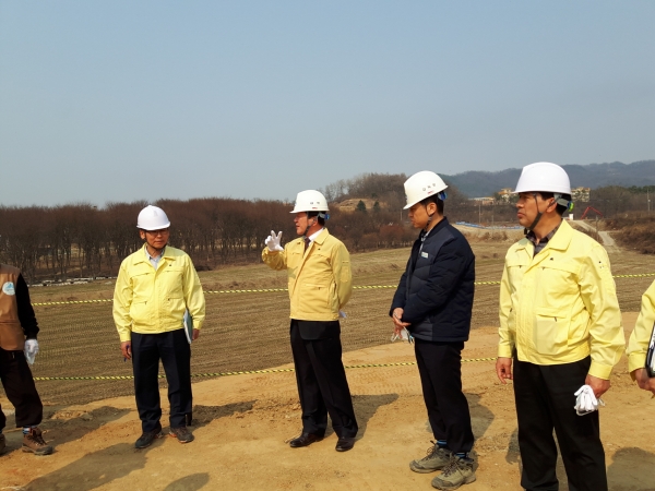 19일 이강진 세종시 정무부시장이 연동·부강면 공공하수처리시설 설치 공사장에 2019년 국가안전대진단의 일환하나로 안전점검을 가졌다.
