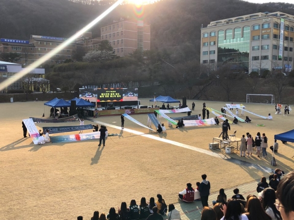 26일 한국영상대가 대운동장에서 ‘제27회 한국영상대학교 해오름제’를 펼쳤다.
