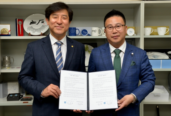 백석대학교는 18일 교내 대외협력처장실에서 제이피타워골프클럽과 산학협력협약을 체결했다.