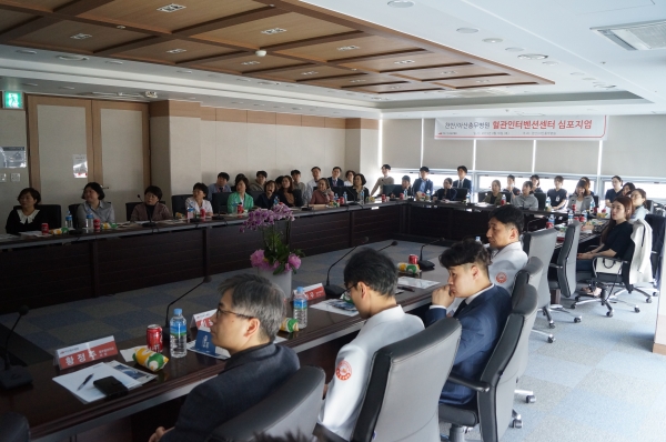 영서의료재단 천안·아산충무병원은 18일 천안충무병원 신관 13층 회의실에서 '혈관인터벤션센터 심포지엄'을 개최했다.