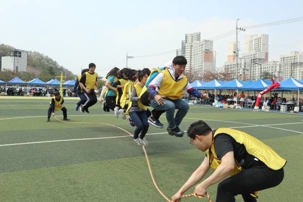 20일 세종시교육청이 금남초등학교에서 '2019 세종시교육청 교직원 체육대회를 가졌다.
