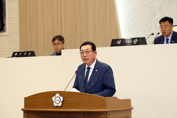 15일 제64회 당진시의회 임시회에서 5분발언하고 있는 김명진 의원