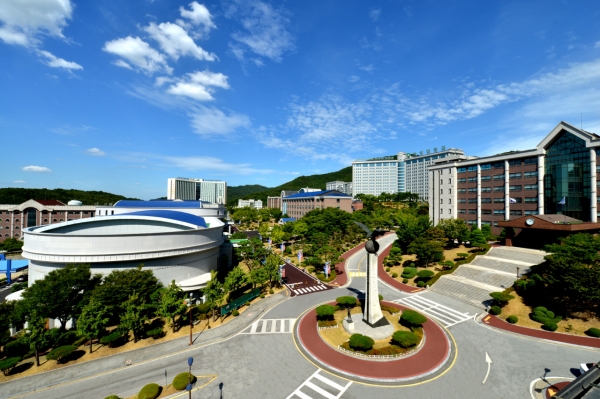 백석대학교는 19일 교육부와 한국연구재단으로부터 4차 산업혁명 혁신선도대학(사회맞춤형학과 중점형)에 선정됐다고 밝혔다.