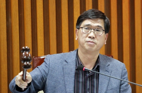 방차석 대전 서구의원이 1심에 이어 항소심에서도 당선무효형이 선고됨에 따라 대법원에 상고할지 여부가 관심이다.