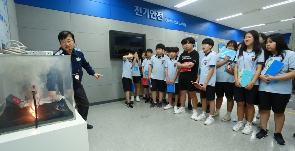 현대제철의 송산중학교 자유학기제 운영 장면