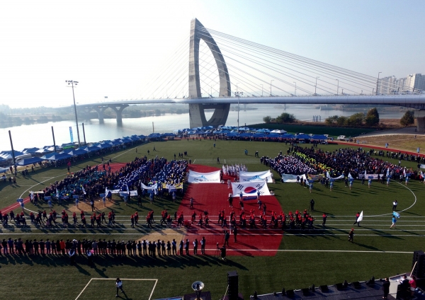 세종시가 28일부터 이틀간 금강스포츠공원 등에서 제8회 세종시민체육대회를 연다.