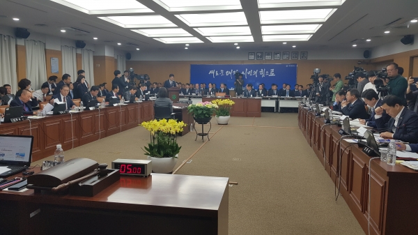 국회 국토교통위원회가 8일 대전시청에서 대전시와 세종시를 상대로 국정감사를 벌이고 있다.