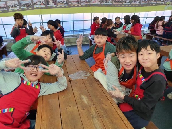당진 순성초 꿈자람축제 ‘김장마당’ 프로그램 운영 장면