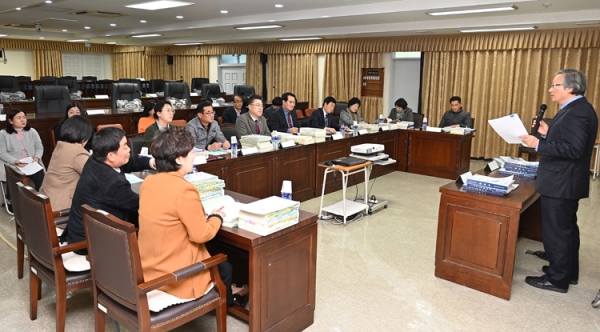 대전 중구의회가 행정사무감사를 앞우고 의원 역량강화 교육을 진행했다.