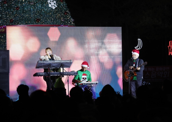지난 24일 서구청 앞 보라매공원에서 개최한 ‘2019 크리스마스음악회
