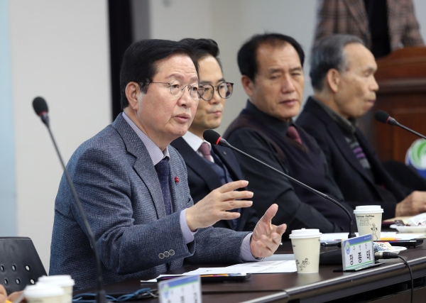 대전 서구는 지난 27일, 서구청 장태산실에서 ‘서구 어르신위원회 노인사회참여분과 회의’를 개최했다