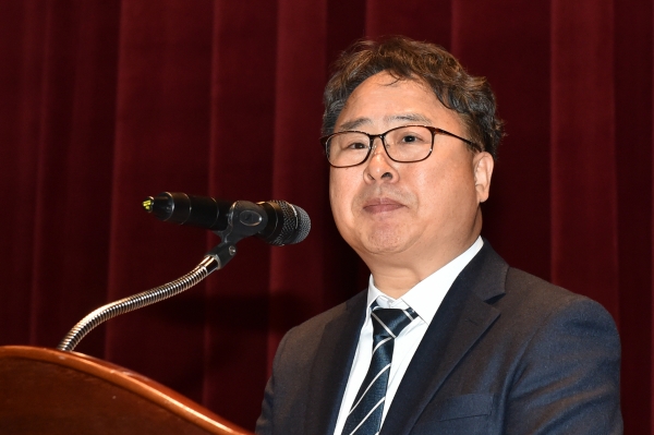 충남도 농업기술원은 2일 대강당에서 김부성 신임 도 농업기술원장의 취임식을 개최했다. 