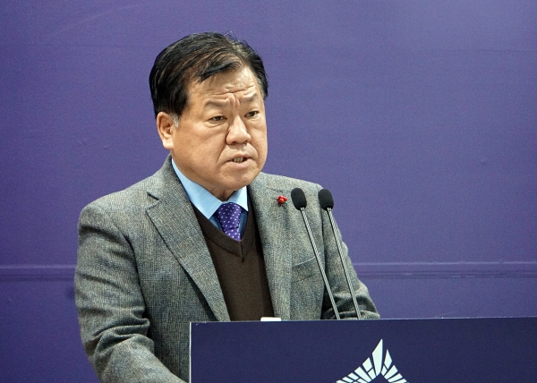 7일 정태봉 유진통신 대표(60)가 세종시체육회장선거에 출마한다고 공식 선언했다.