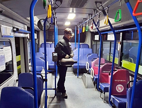 5일 세종시는 코로나19 확산으로 인한 버스 승객의 불안감을 줄이기 위해 대중교통에 대한 방역활동을 펼쳤다.