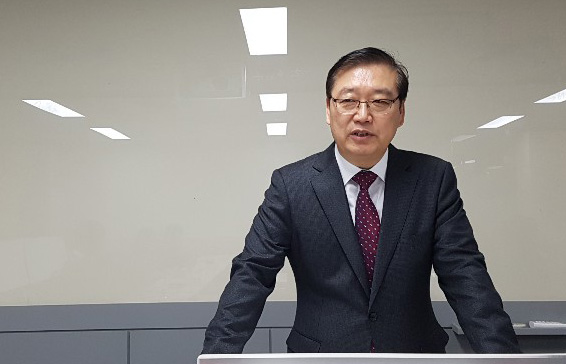 김태봉 대덕대 총장이 창성학원 이사회로부터 직위해제 됨에 따라 법정소송을 제기했다.