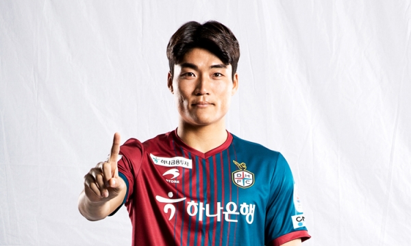 대전하나시티즌 미드필더 박진섭은 선후배들에게 기억에 남는 선수가 되고 싶다고 한다.