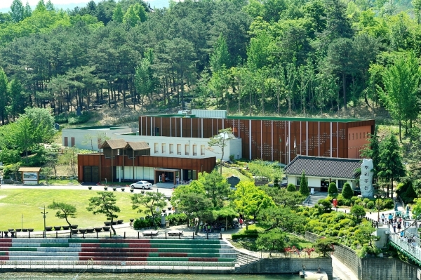사진은 한국족보박물관 전경입니다.