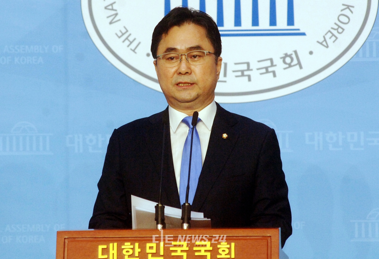 김종민 더불어민주당 의원이 21일 오후 국회 소통관에서 기자회견을 갖고 8.29 전당대회 최고위원 출마를 선언했다.