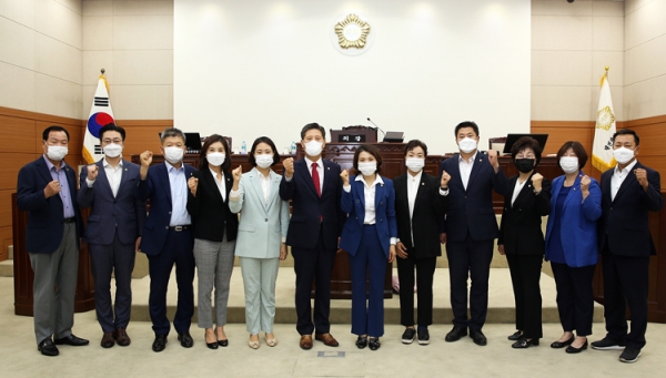 유성구의회 의원들 모습.