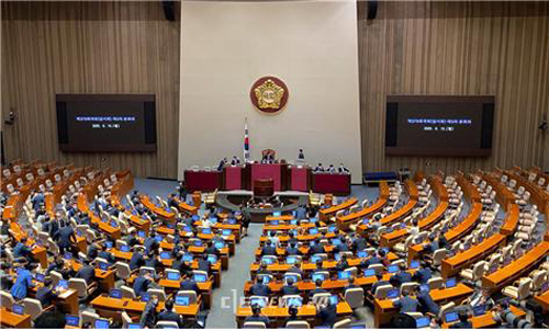 558조원 규모의 내년도 예산안이 2일 국회 본회의를 통과했다. 자료사진.