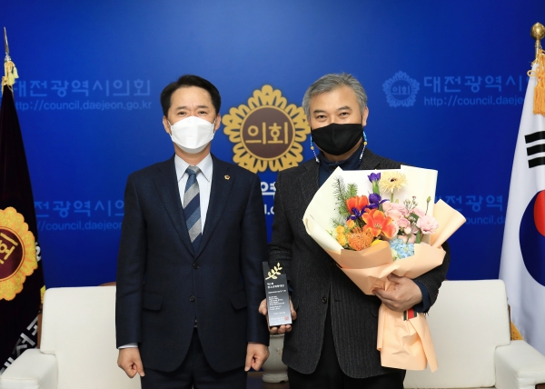 사진=권중순 대전시의회 의장과 정기현 대전시의원(대전시의회)