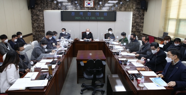 홍성군의회은 12일 소회의실에서 정책협의회를 열어 홍성군 문화특화지역조성사업의 방향을 제시했다.