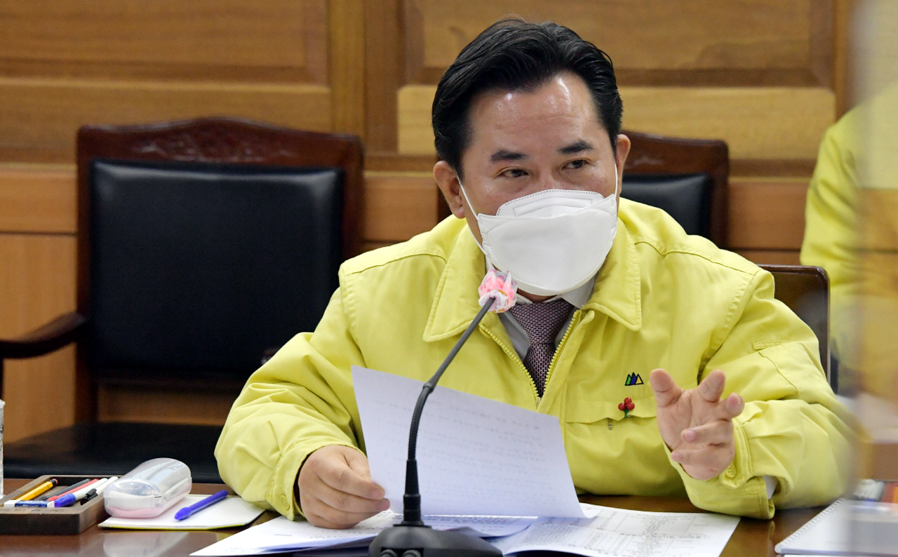 박정현 부여군수는 "충남도와 타 시장·군수들에게 송구한 마음도 있지만, 군민의 세금을 가장 어려울 대 안정을 위해 사용하는 것이 옳다고 판단했다"고 밝혔다. [자료사진]