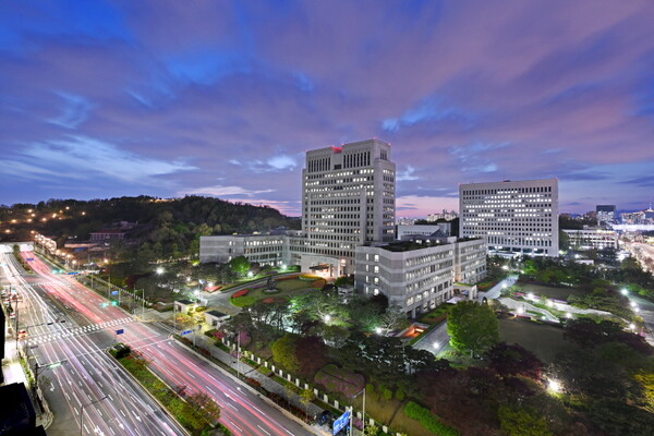 서울 서초동 소재 대법원 전경. 추 후보는 행정수도 흐름에 맞춰 대법원 및 법무부 이전 필요성을 언급했다. 대법원 제공.  